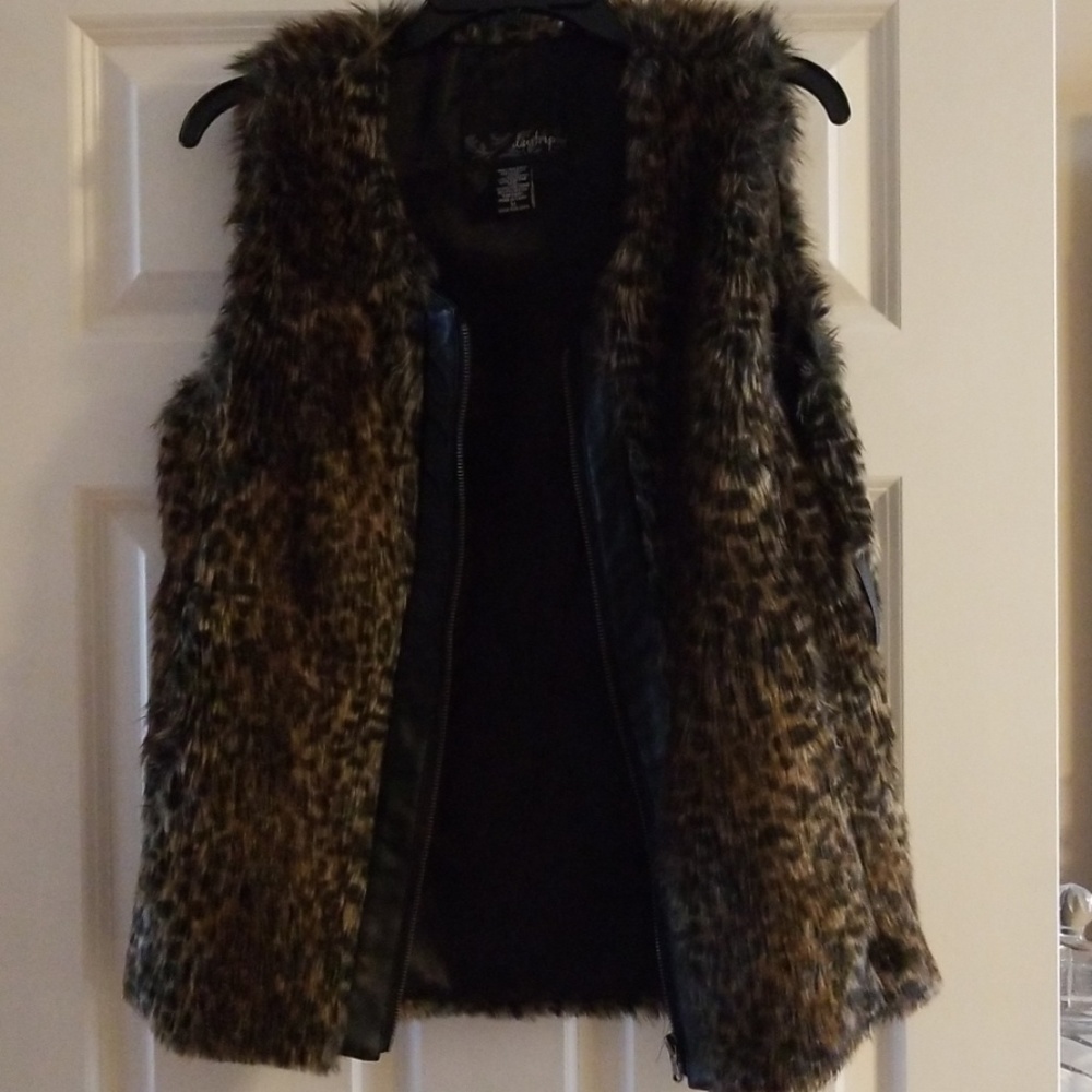 Fur vest